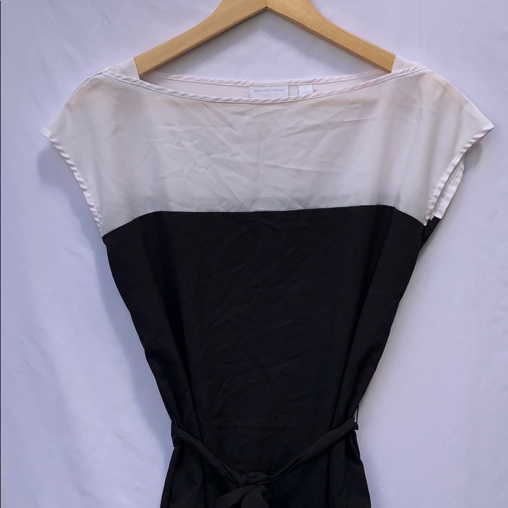 Flowy Blouse - Picture 3 of 9